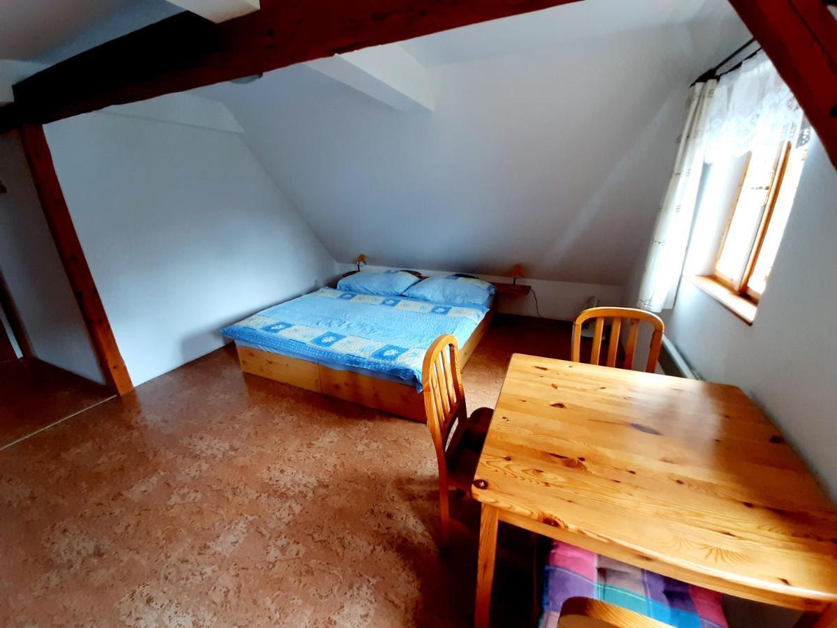 Apartman Roubenka Vsemily Jetrichovice  Ngoại thất bức ảnh